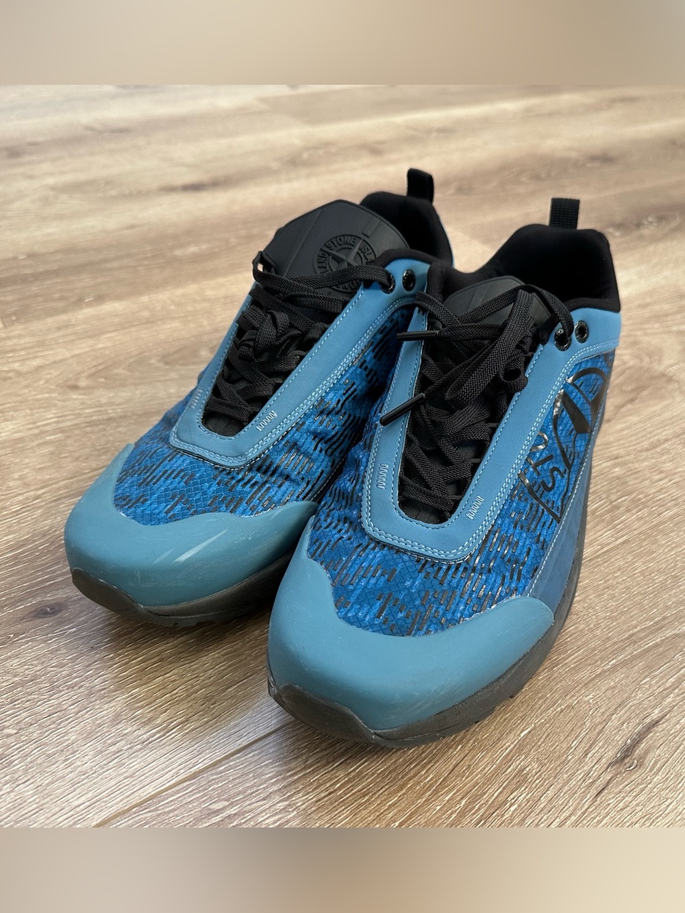 Stone Island Blue and Black Men's Low-Top Sneakers